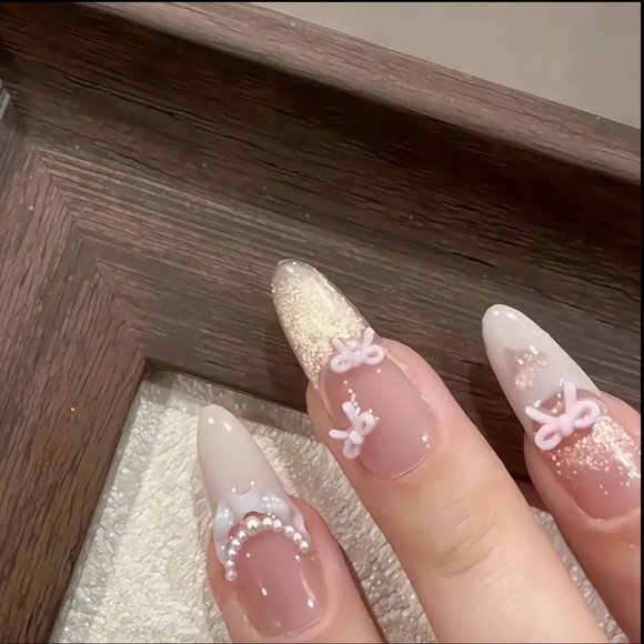 10pcs Handmade Elegant Pink and Gold Nail Art - Picture 3 of 5